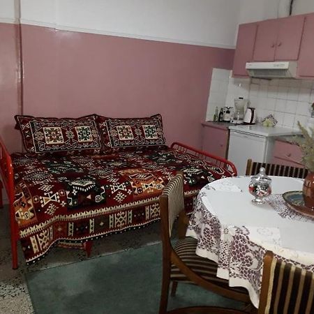 Granny'S Home Калампака Екстериор снимка