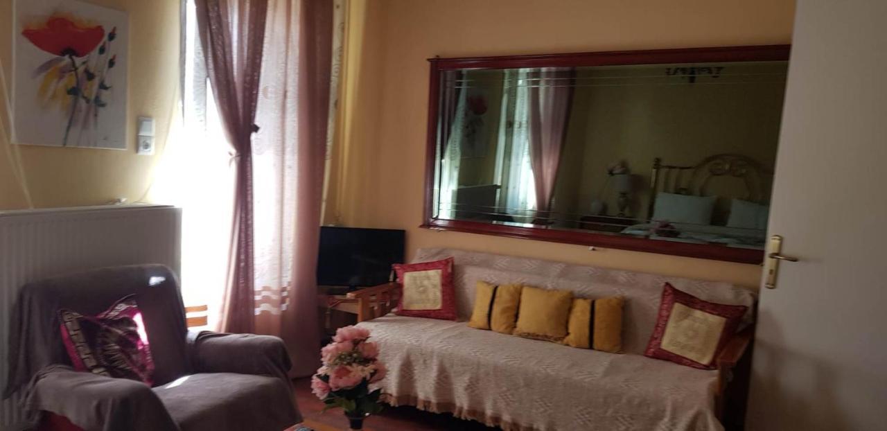 Granny'S Home Калампака Екстериор снимка